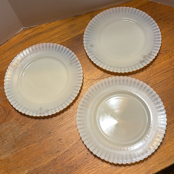 1930’s MacBeth Evans monax petalware 8” translucent uranium glass lot (5) plates - Picture 2 of 7